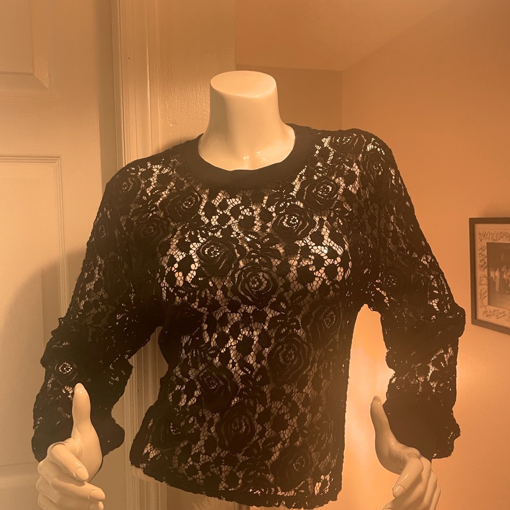 Last chance NWOT Beautiful lace top